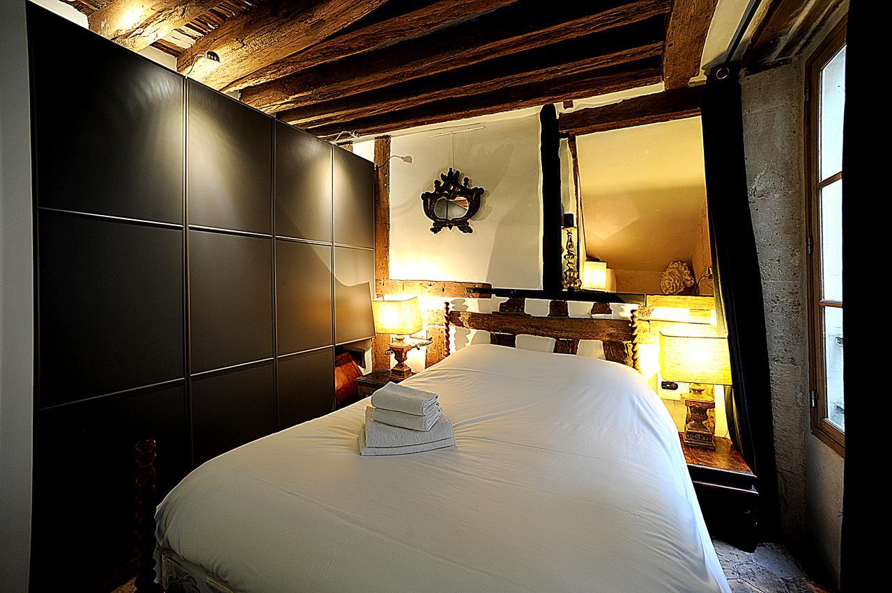 Beautiful Apartment In Historical Marais Paris Eksteriør billede