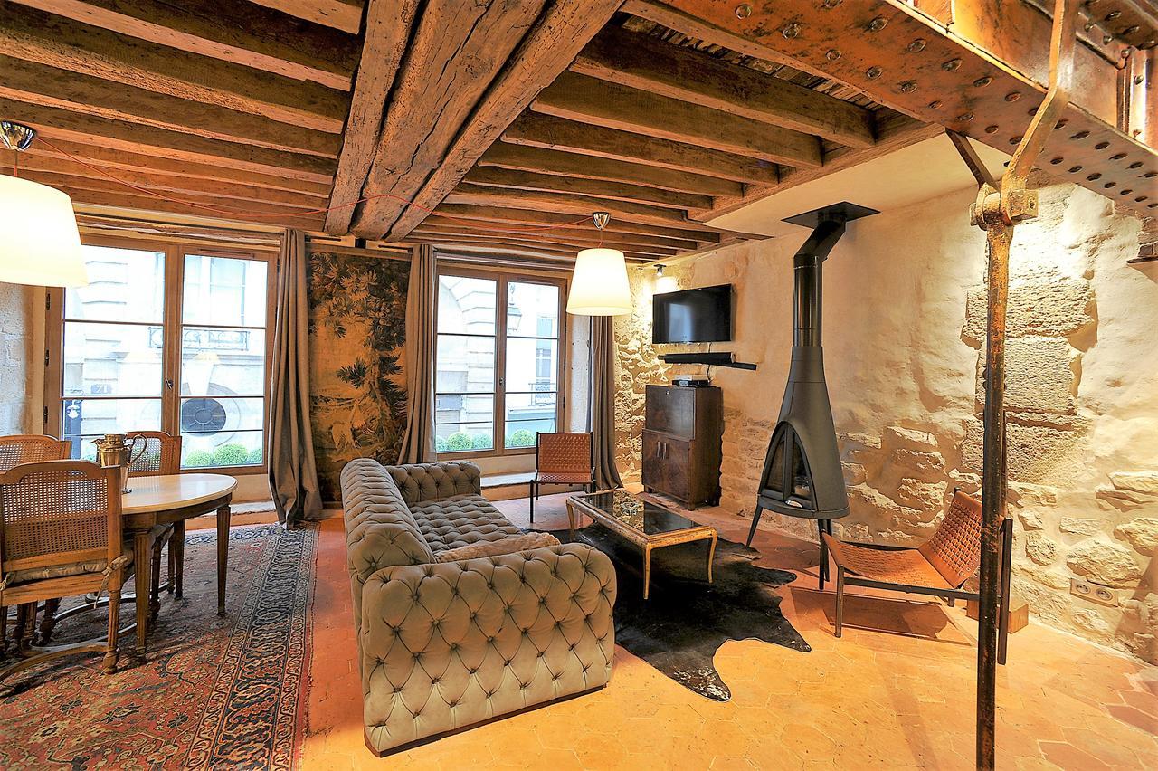 Beautiful Apartment In Historical Marais Paris Eksteriør billede