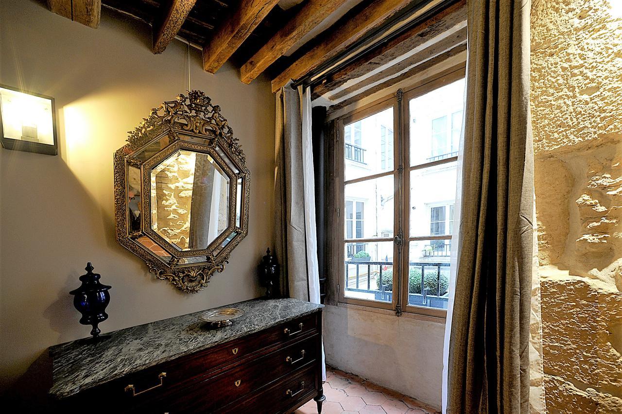 Beautiful Apartment In Historical Marais Paris Eksteriør billede