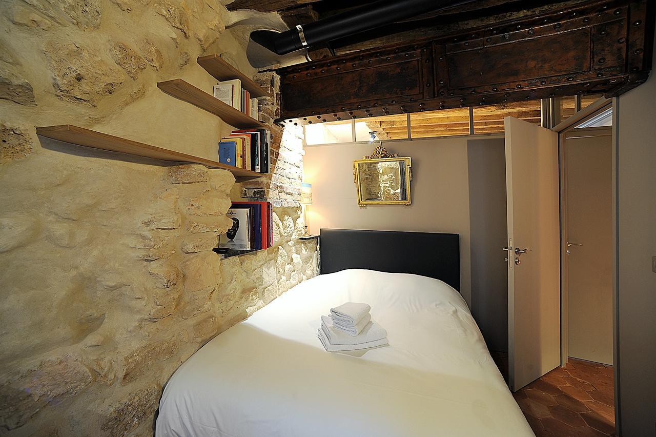 Beautiful Apartment In Historical Marais Paris Eksteriør billede