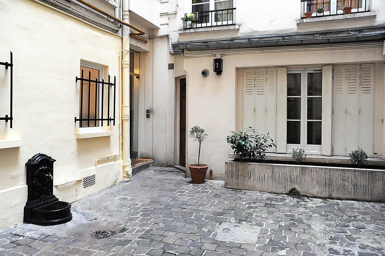 Beautiful Apartment In Historical Marais Paris Eksteriør billede