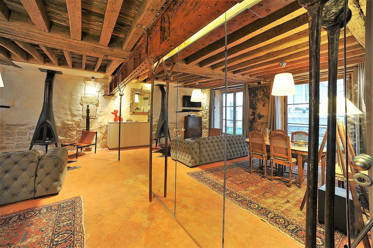 Beautiful Apartment In Historical Marais Paris Eksteriør billede